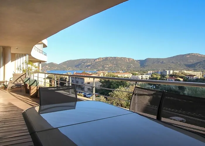 Neptune - 4 To 6 People - Port Of Porto-vecchio * פורטו-וישיו